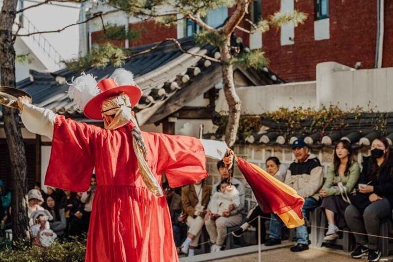 Bukchon Weaving Day 2024 (Seoul): Explore Korean Culture & History in Bukchon Hanok Village