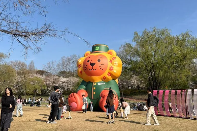 Yangjae Art Salon 2026 in Seoul: Enjoy Free Art, Live Music, and Handicraft Markets at Yangjaecheon Stream